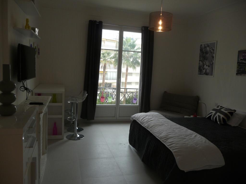 Cannes, Croisette, Palais Miramar Pokoj fotografie