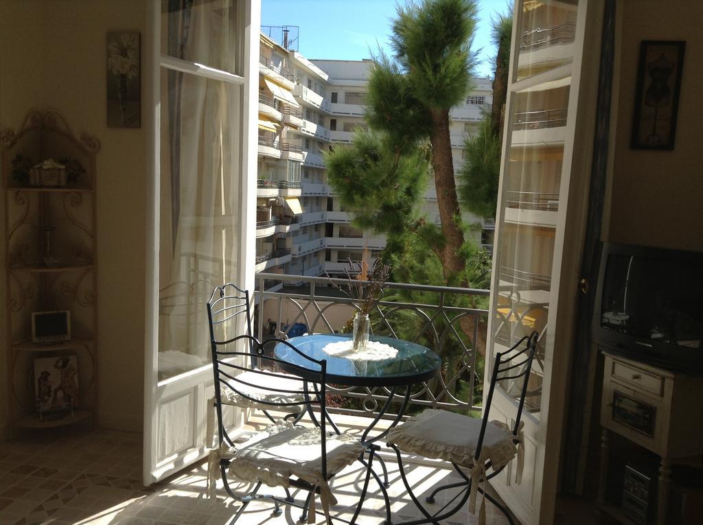 Cannes, Croisette, Palais Miramar Pokoj fotografie